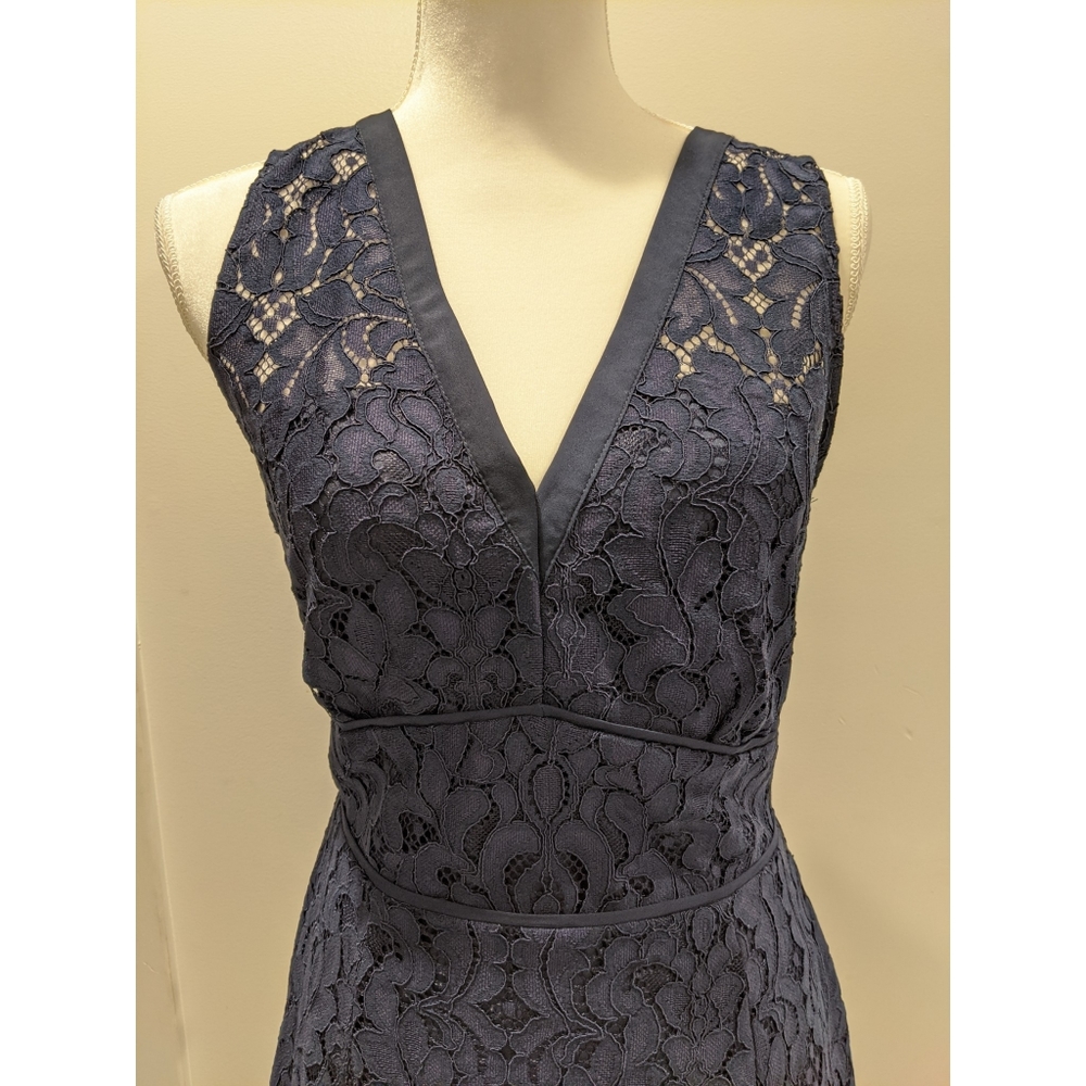 BB Dakota Janelle V neck navy lace dress - Picture 5 of 10